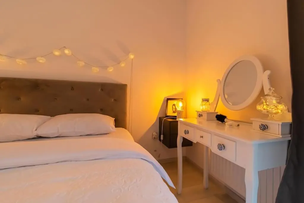 Arte - 2 Bedroom Apartment Near Coresi Mall With Free Parking-1