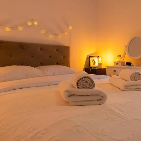 Arte - 2 Bedroom Apartment Near Coresi Mall With Free Parking-2